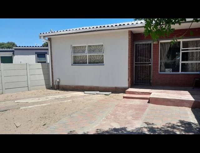5 BEDROOM HOUSE FOR SALE IN AVONDALE